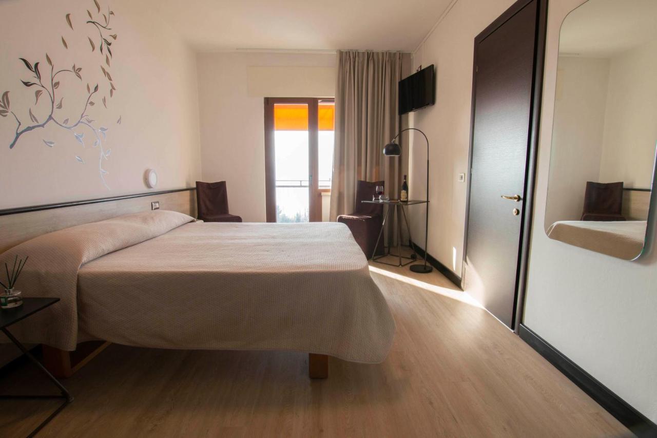 Hotel San Zeno 산 제노 디 몬타냐 외부 사진