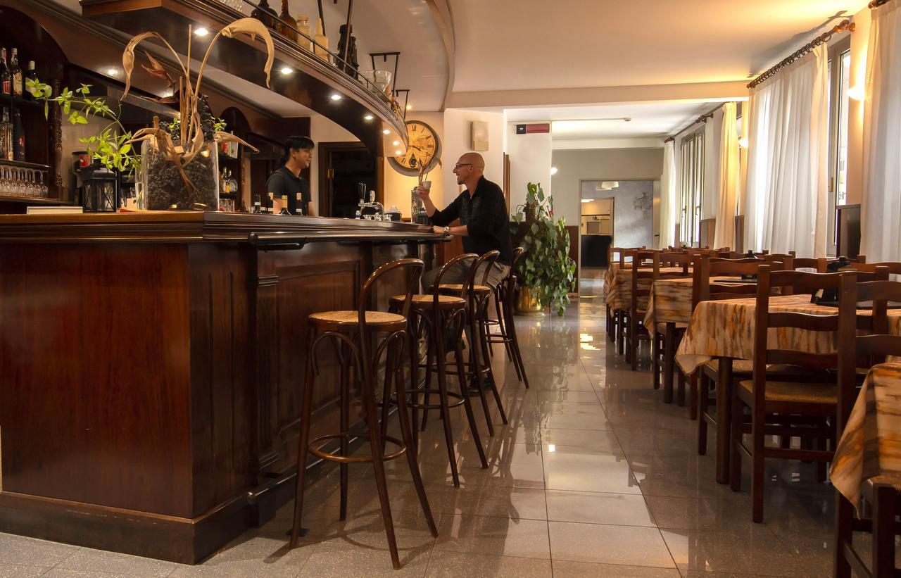 Hotel San Zeno 산 제노 디 몬타냐 외부 사진